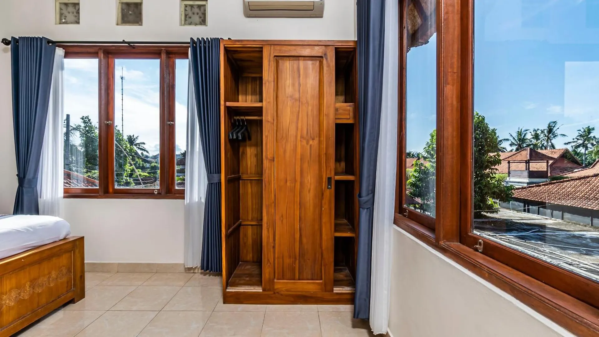 Pondok Loris Villa Ubud 0*,
